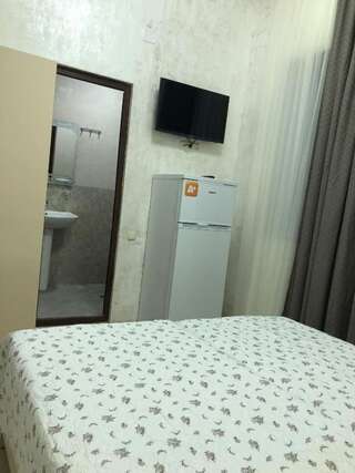 Отель Hotel Anna Ureki Уреки Двухместный номер с 2 отдельными кроватями и собственной ванной комнатой-2